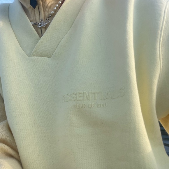 Essentials yellow sweater vest - Picture 3 of 5